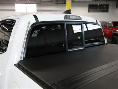 2023 Toyota Tacoma SR V6 4X4   - Photo 18 - Addison, IL 60101