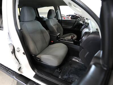2023 Toyota Tacoma SR V6 4X4   - Photo 25 - Addison, IL 60101