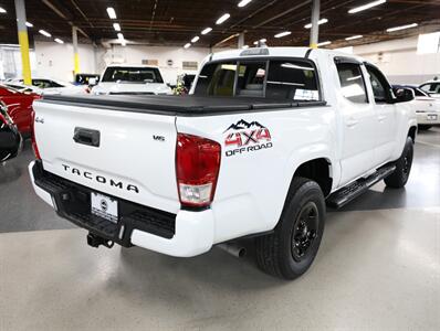 2023 Toyota Tacoma SR V6 4X4   - Photo 10 - Addison, IL 60101