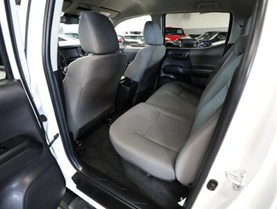 2023 Toyota Tacoma SR V6 4X4   - Photo 30 - Addison, IL 60101