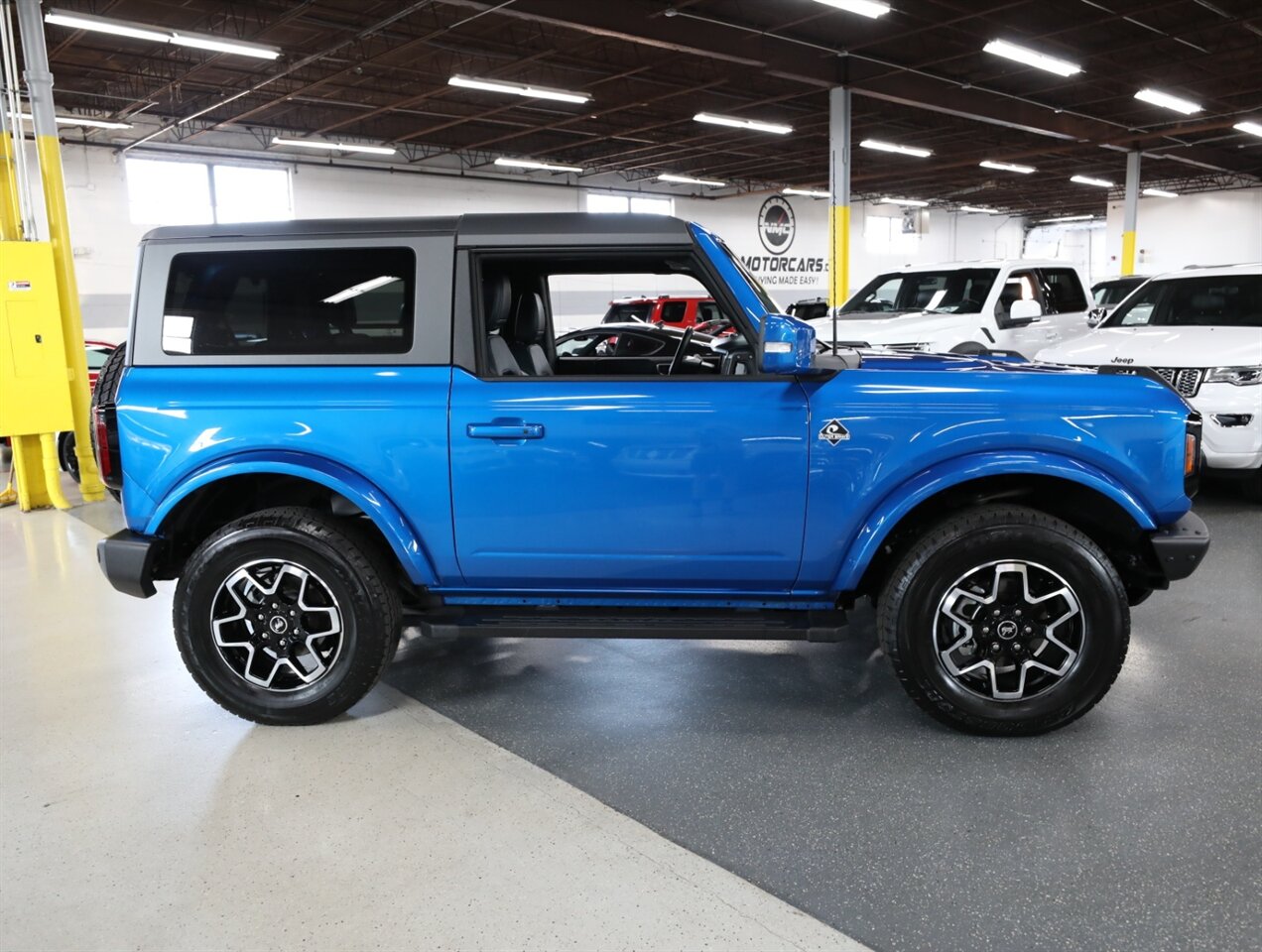 2023 Ford Bronco Outer Banks - Photo 9 - Addison, IL 60101