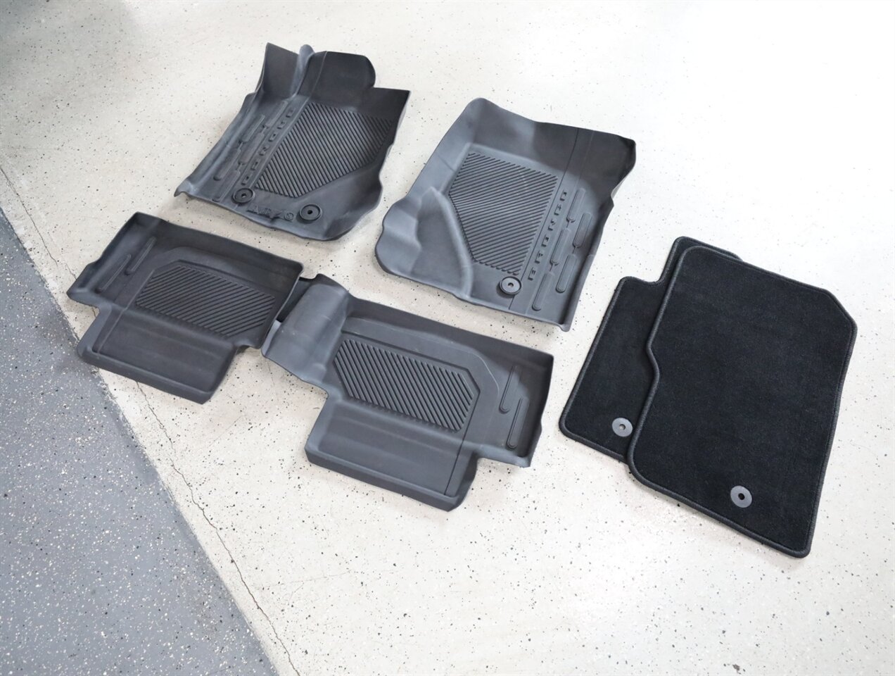 2023 Ford Bronco Outer Banks - Photo 46 - Addison, IL 60101