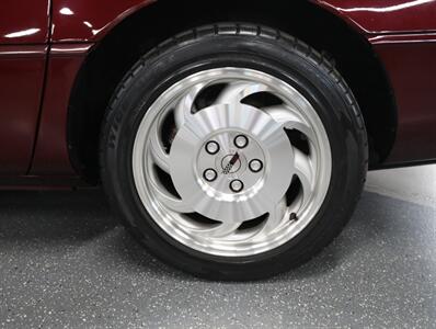 1993 Chevrolet Corvette Convertible   - Photo 38 - Addison, IL 60101