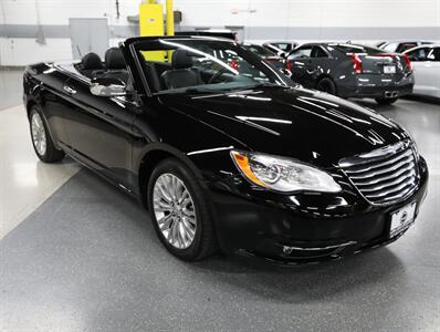 2013 Chrysler 200 Limited   - Photo 8 - Addison, IL 60101