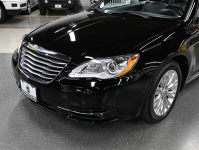 2013 Chrysler 200 Limited   - Photo 4 - Addison, IL 60101