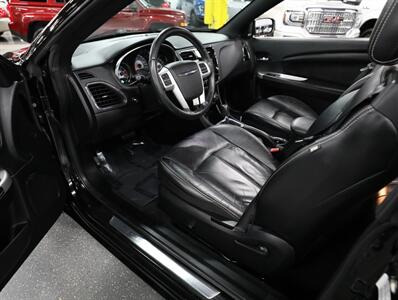 2013 Chrysler 200 Limited   - Photo 26 - Addison, IL 60101