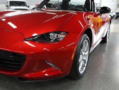 2016 Mazda MX-5 Miata Sport   - Photo 6 - Addison, IL 60101