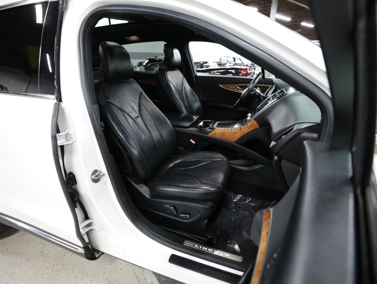 2016 Lincoln MKX Reserve AWD - Photo 19 - Addison, IL 60101