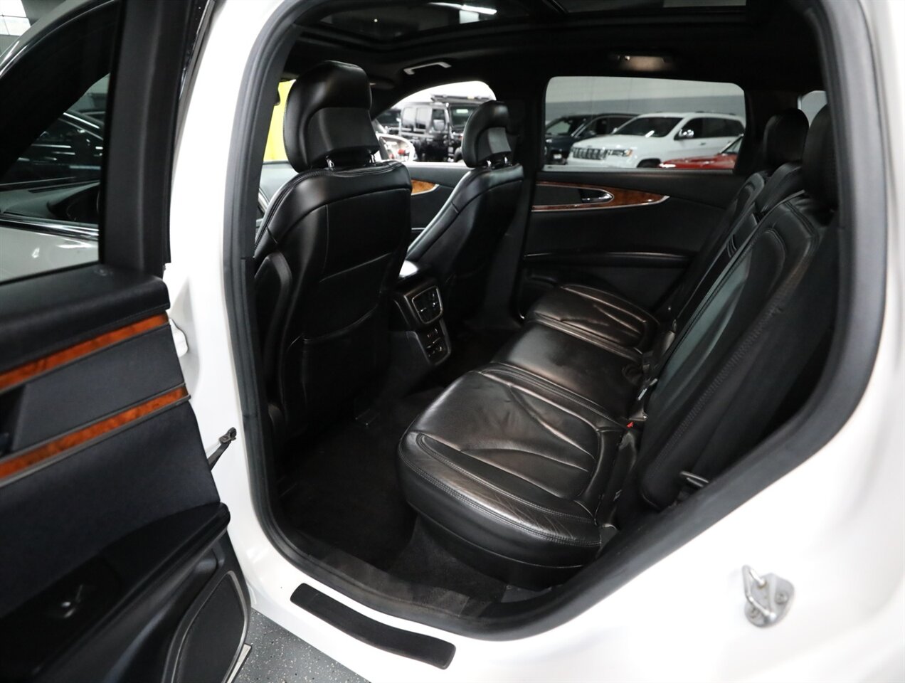 2016 Lincoln MKX Reserve AWD - Photo 26 - Addison, IL 60101