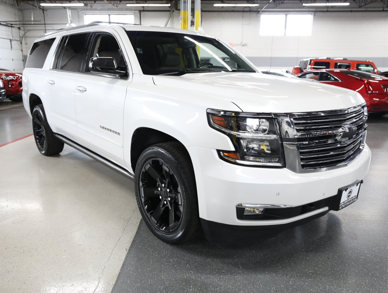 2017 Chevrolet Suburban Premier 4X4 - Photo 7 - Addison, IL 60101