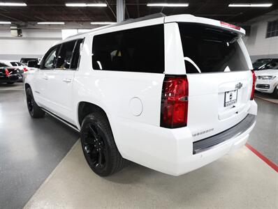2017 Chevrolet Suburban Premier 4X4   - Photo 13 - Addison, IL 60101