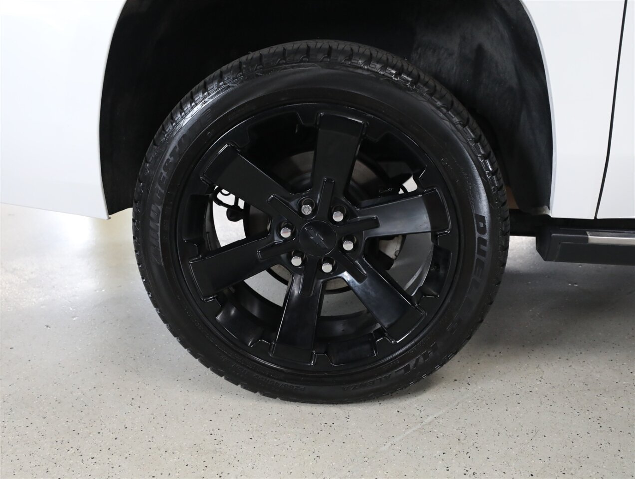 2017 Chevrolet Suburban Premier 4X4 - Photo 54 - Addison, IL 60101