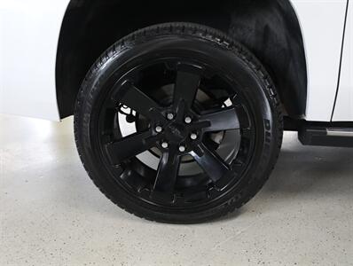 2017 Chevrolet Suburban Premier 4X4   - Photo 54 - Addison, IL 60101