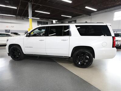 2017 Chevrolet Suburban Premier 4X4   - Photo 15 - Addison, IL 60101