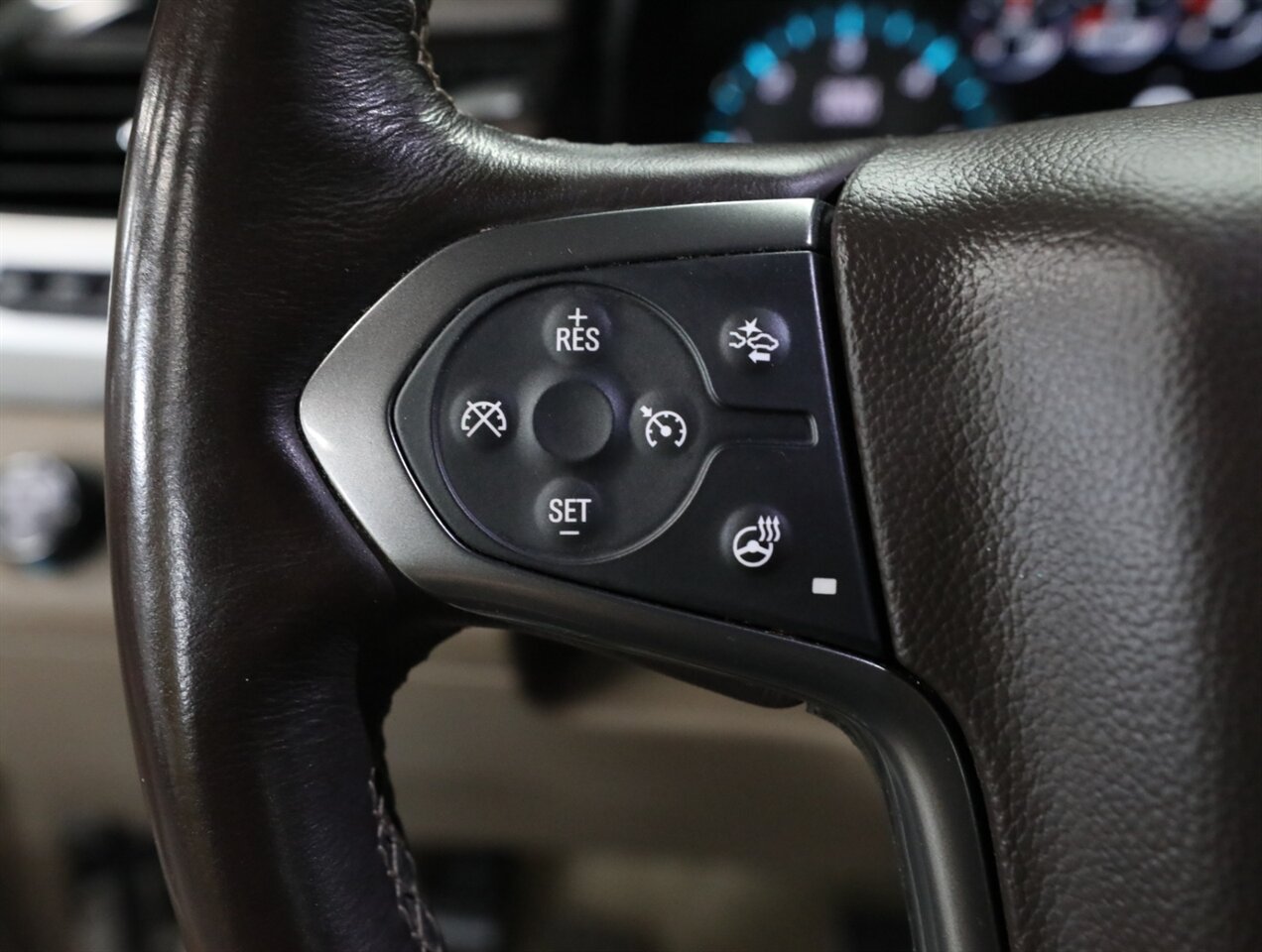 2017 Chevrolet Suburban Premier 4X4 - Photo 46 - Addison, IL 60101
