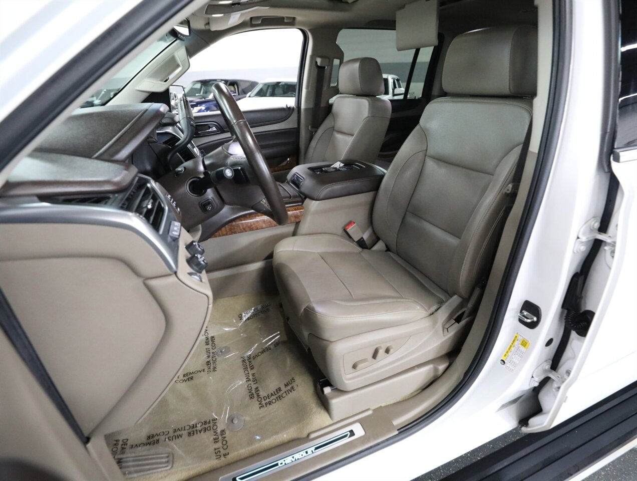 2017 Chevrolet Suburban Premier 4X4 - Photo 37 - Addison, IL 60101