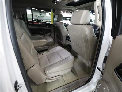 2017 Chevrolet Suburban Premier 4X4   - Photo 21 - Addison, IL 60101