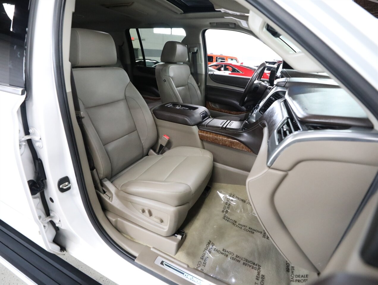 2017 Chevrolet Suburban Premier 4X4 - Photo 19 - Addison, IL 60101