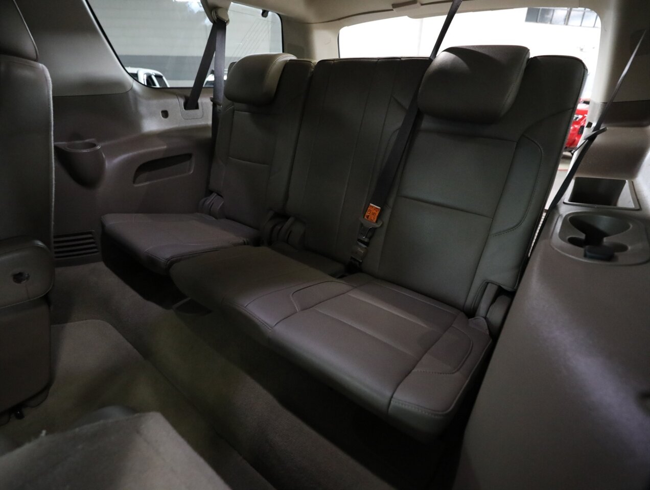 2017 Chevrolet Suburban Premier 4X4 - Photo 29 - Addison, IL 60101