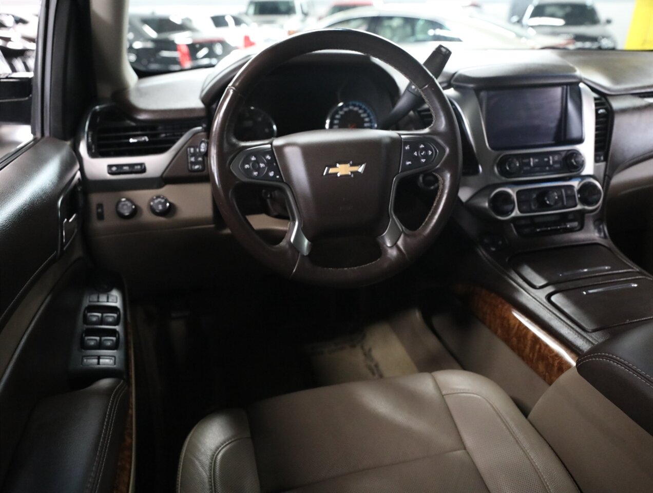 2017 Chevrolet Suburban Premier 4X4 - Photo 33 - Addison, IL 60101