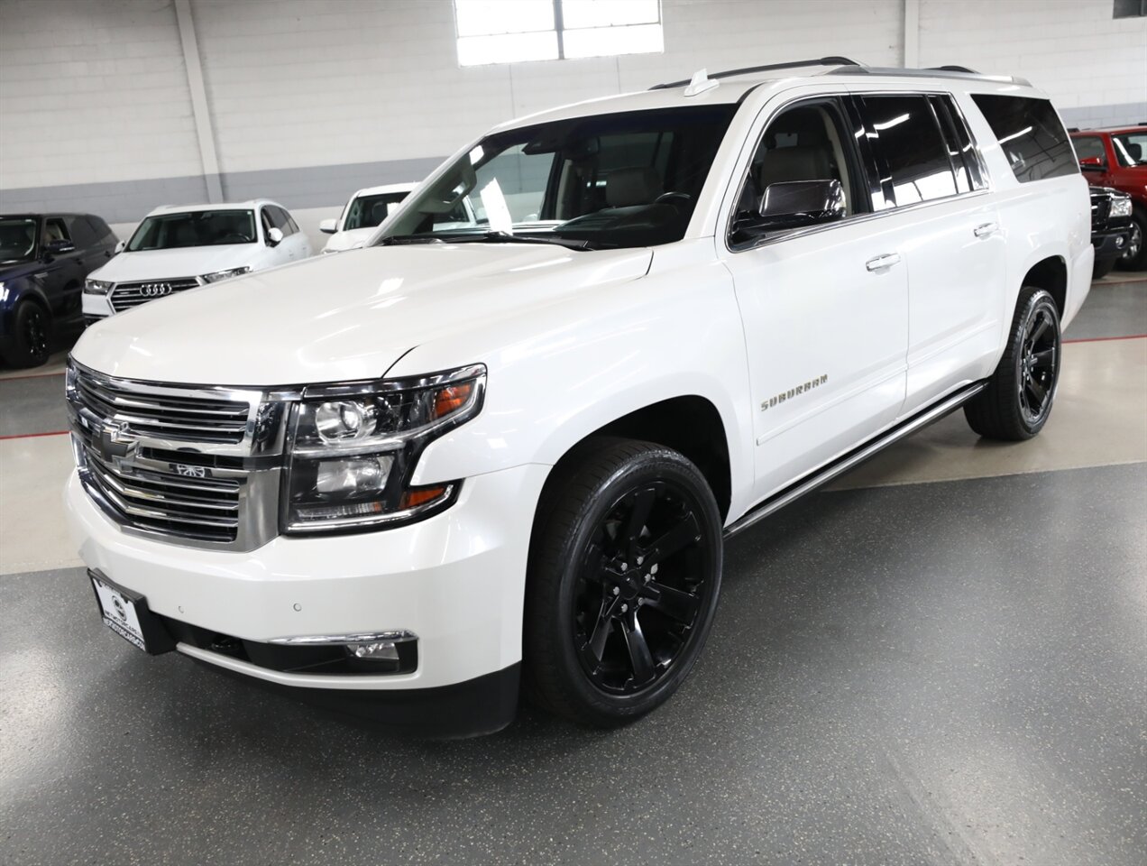 2017 Chevrolet Suburban Premier 4X4 - Photo 4 - Addison, IL 60101