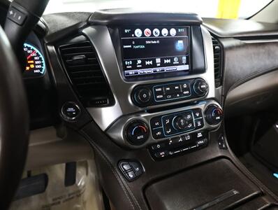 2017 Chevrolet Suburban Premier 4X4   - Photo 41 - Addison, IL 60101