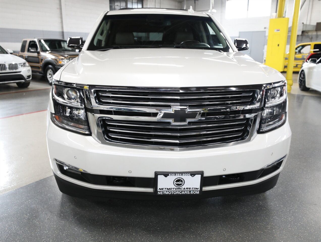 2017 Chevrolet Suburban Premier 4X4 - Photo 6 - Addison, IL 60101
