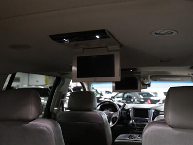 2017 Chevrolet Suburban Premier 4X4   - Photo 26 - Addison, IL 60101