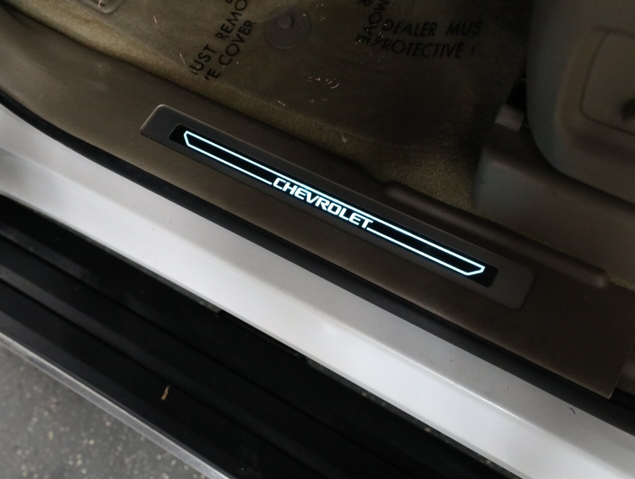 2017 Chevrolet Suburban Premier 4X4 - Photo 38 - Addison, IL 60101