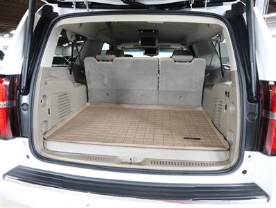 2017 Chevrolet Suburban Premier 4X4   - Photo 24 - Addison, IL 60101