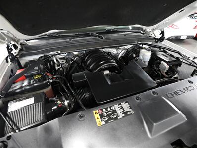 2017 Chevrolet Suburban Premier 4X4   - Photo 56 - Addison, IL 60101