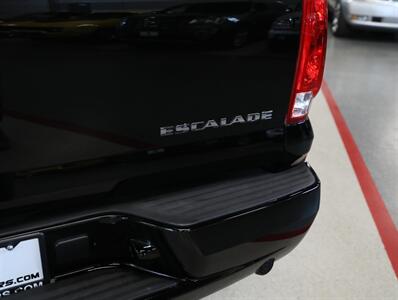2013 Cadillac Escalade EXT Luxury AWD   - Photo 12 - Addison, IL 60101