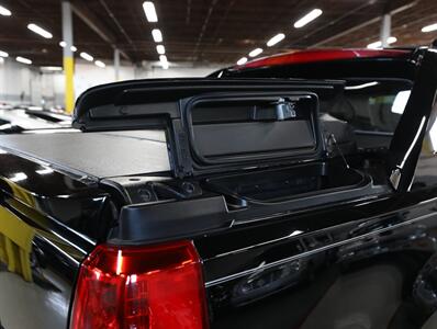 2013 Cadillac Escalade EXT Luxury AWD   - Photo 10 - Addison, IL 60101