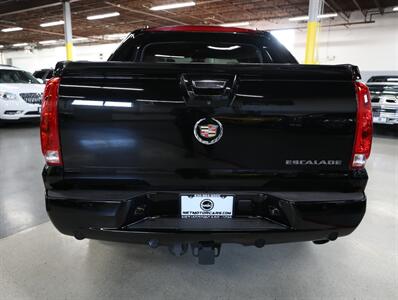 2013 Cadillac Escalade EXT Luxury AWD   - Photo 11 - Addison, IL 60101