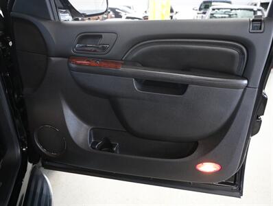 2013 Cadillac Escalade EXT Luxury AWD   - Photo 18 - Addison, IL 60101