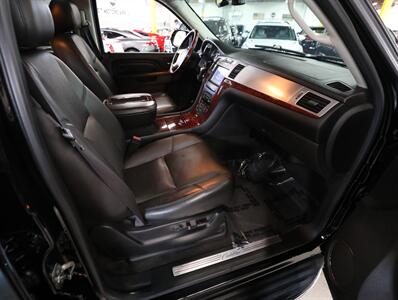 2013 Cadillac Escalade EXT Luxury AWD   - Photo 19 - Addison, IL 60101