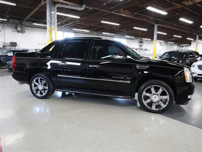 2013 Cadillac Escalade EXT Luxury AWD   - Photo 8 - Addison, IL 60101