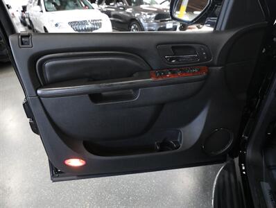 2013 Cadillac Escalade EXT Luxury AWD   - Photo 28 - Addison, IL 60101