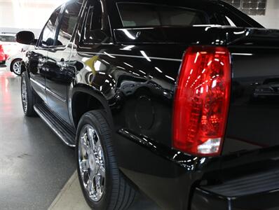 2013 Cadillac Escalade EXT Luxury AWD   - Photo 16 - Addison, IL 60101