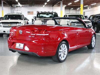 2012 Volkswagen Eos Komfort SULEV   - Photo 9 - Addison, IL 60101