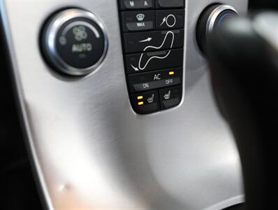 2013 Volvo C70 T5 Premier Plus - Photo 29 - Addison, IL 60101