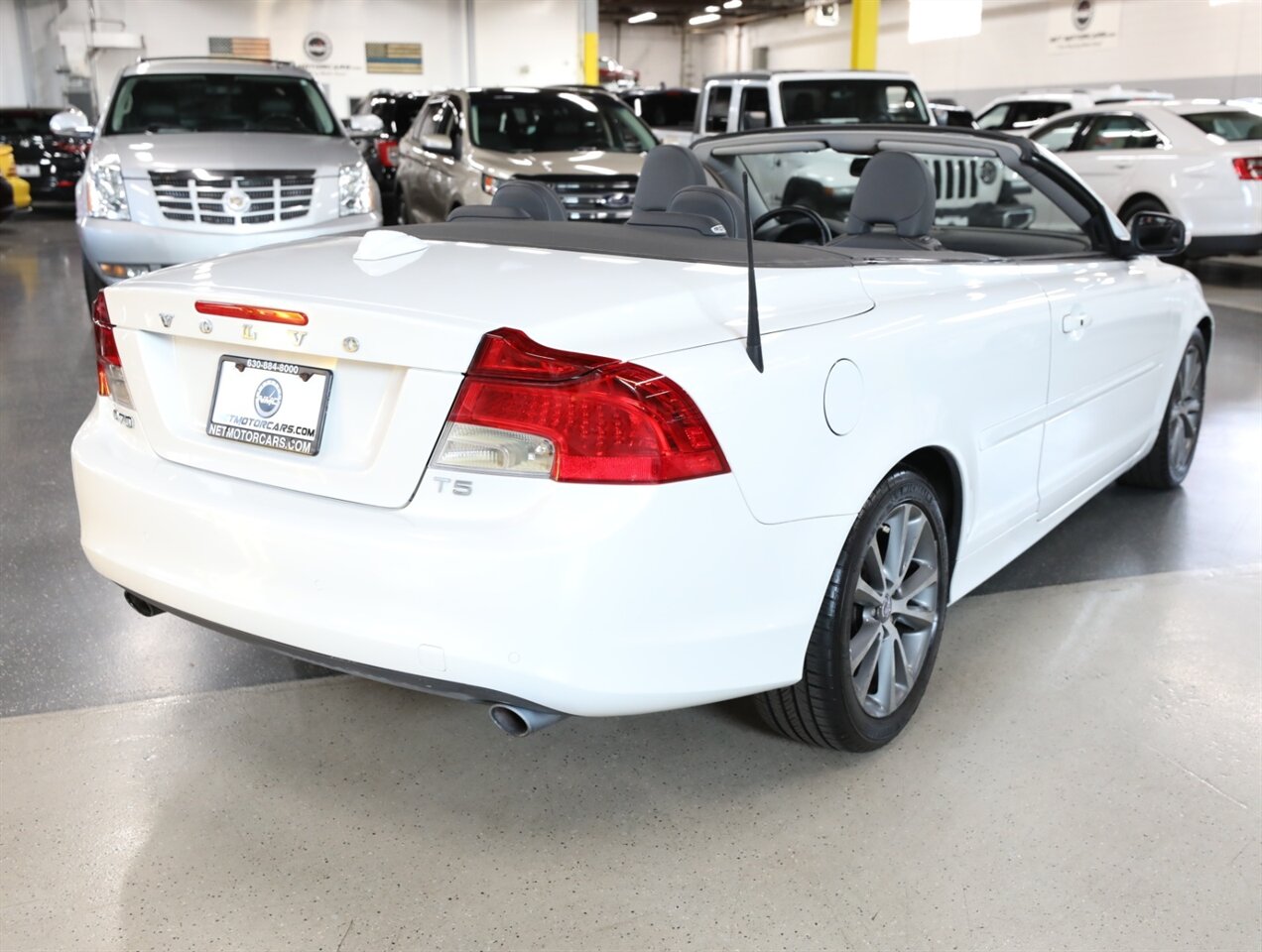2013 Volvo C70 T5 Premier Plus - Photo 9 - Addison, IL 60101