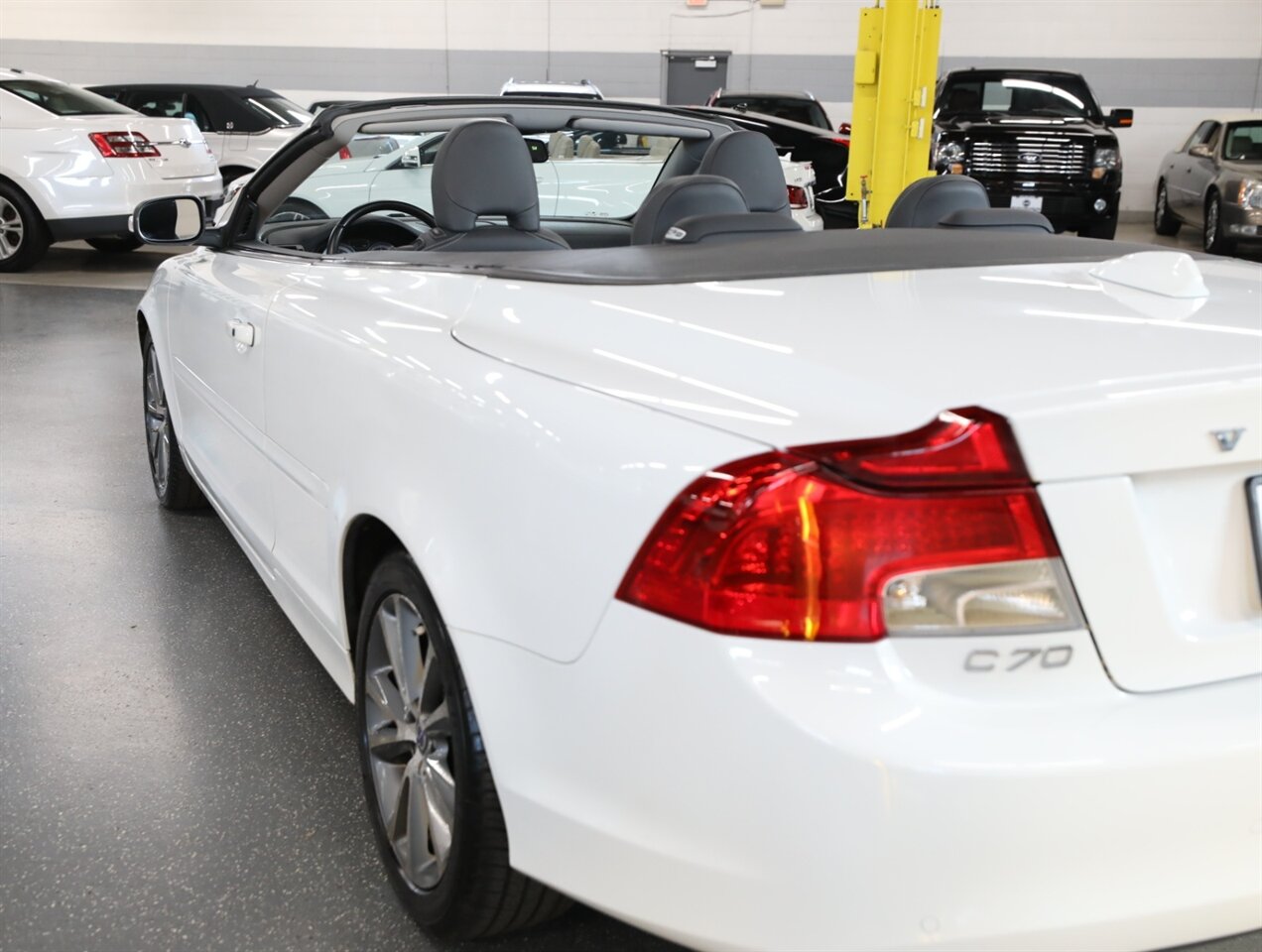 2013 Volvo C70 T5 Premier Plus - Photo 15 - Addison, IL 60101