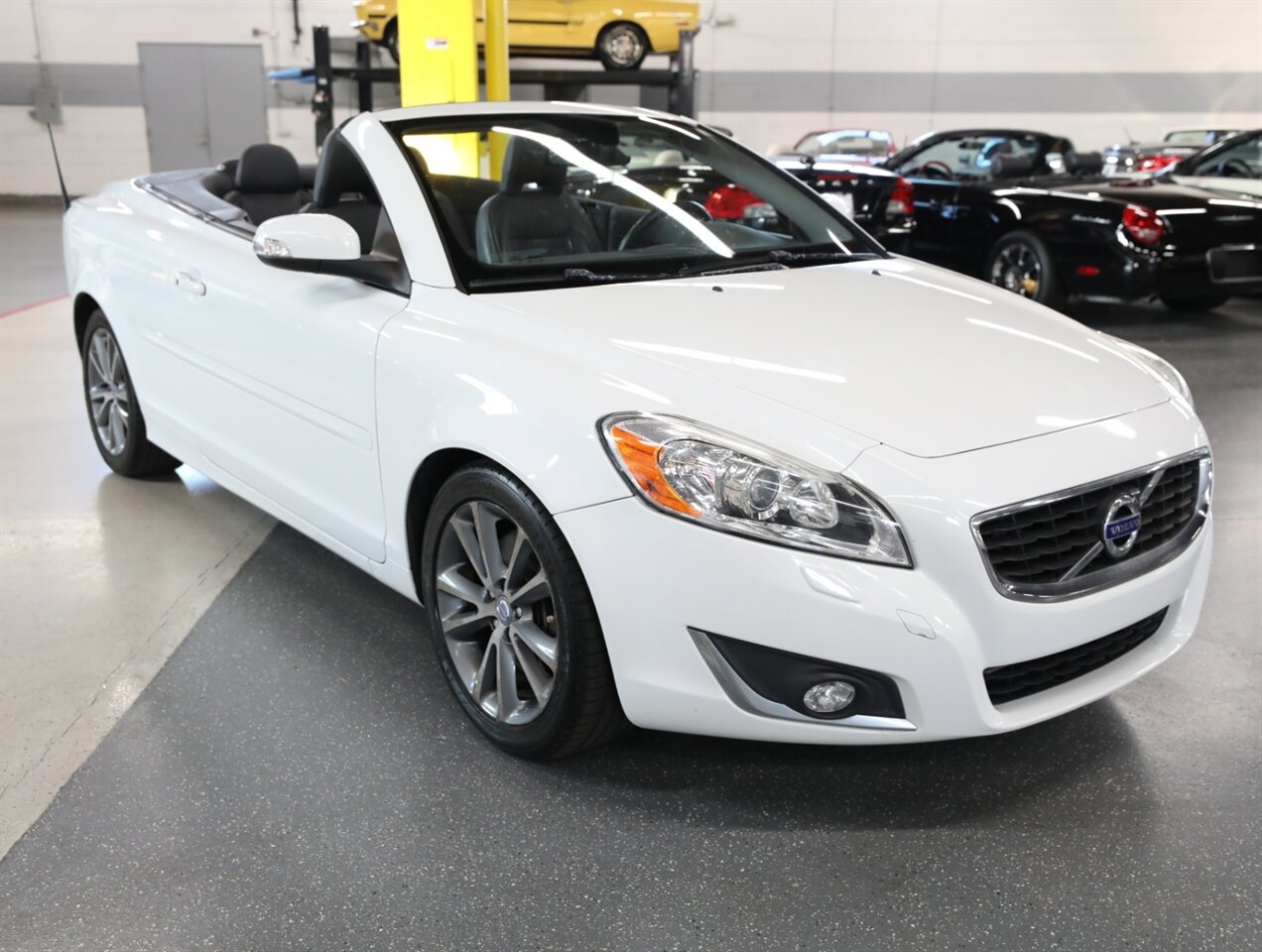 2013 Volvo C70 T5 Premier Plus - Photo 7 - Addison, IL 60101
