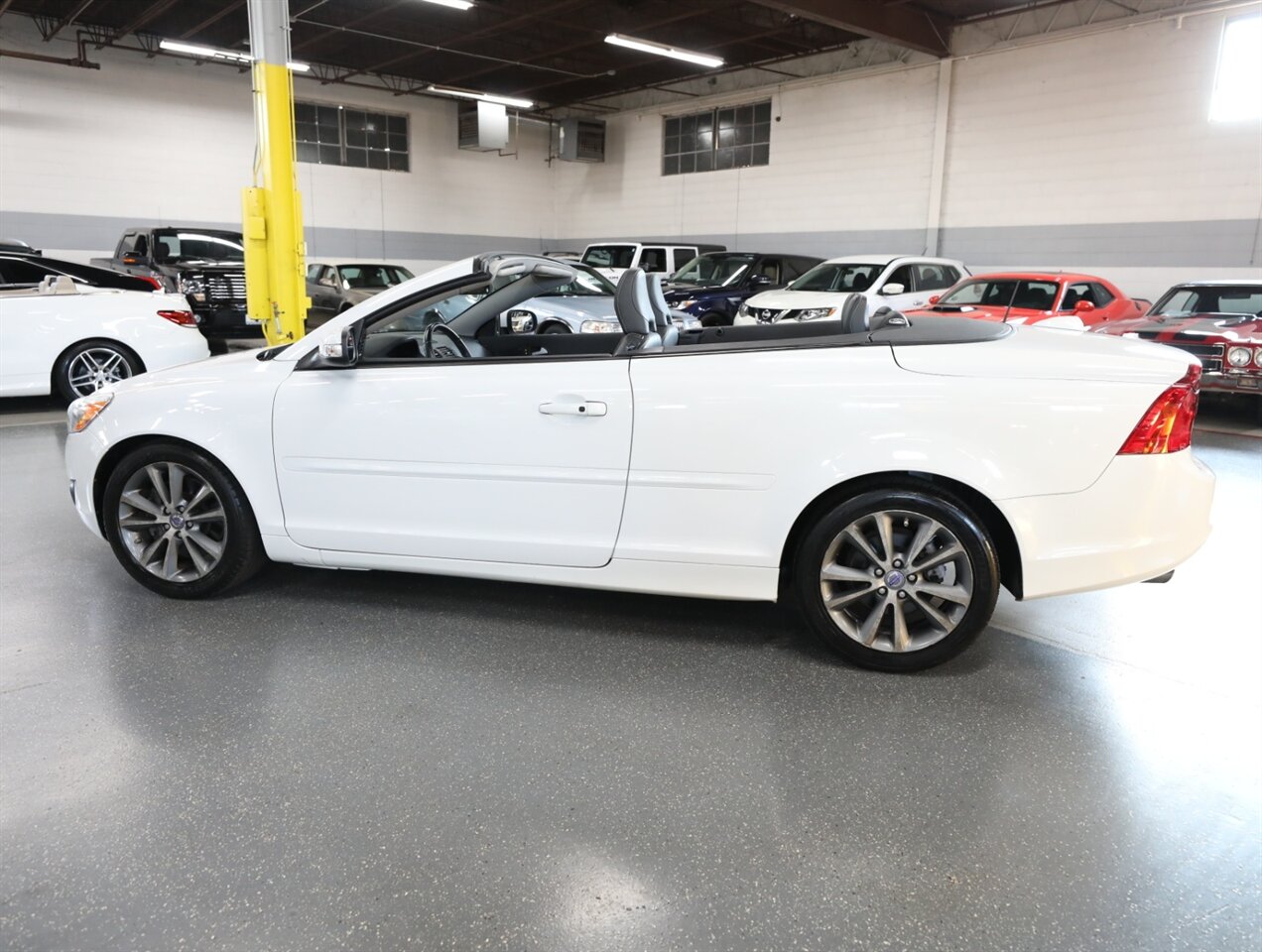 2013 Volvo C70 T5 Premier Plus - Photo 16 - Addison, IL 60101
