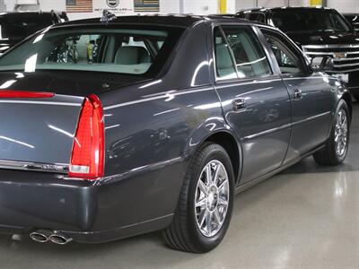 2010 Cadillac DTS Luxury Collection   - Photo 9 - Addison, IL 60101