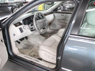 2010 Cadillac DTS Luxury Collection   - Photo 38 - Addison, IL 60101