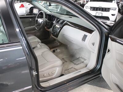 2010 Cadillac DTS Luxury Collection   - Photo 19 - Addison, IL 60101