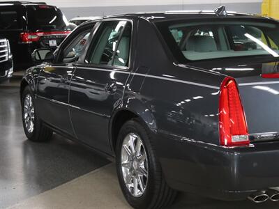 2010 Cadillac DTS Luxury Collection   - Photo 14 - Addison, IL 60101