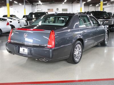 2010 Cadillac DTS Luxury Collection   - Photo 10 - Addison, IL 60101